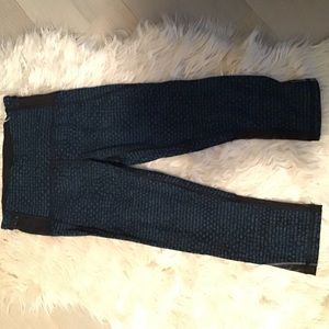 Lululemon high waist crop black & blue leggings